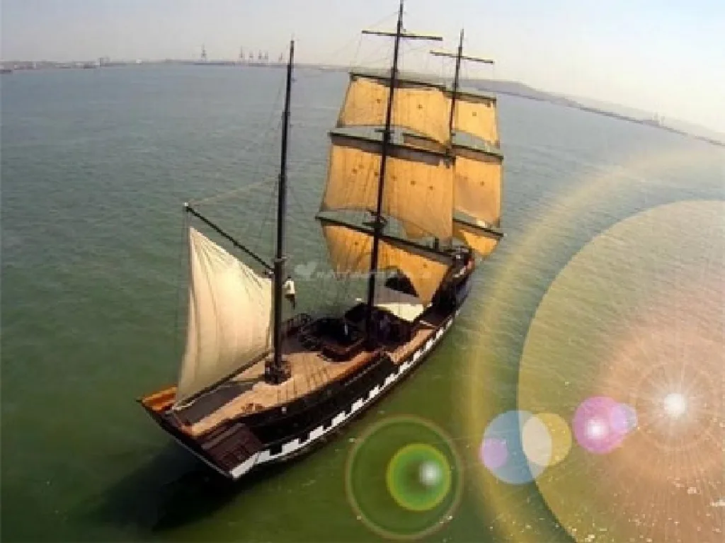 Tour Barco Pirata Phantom al Atardecer
